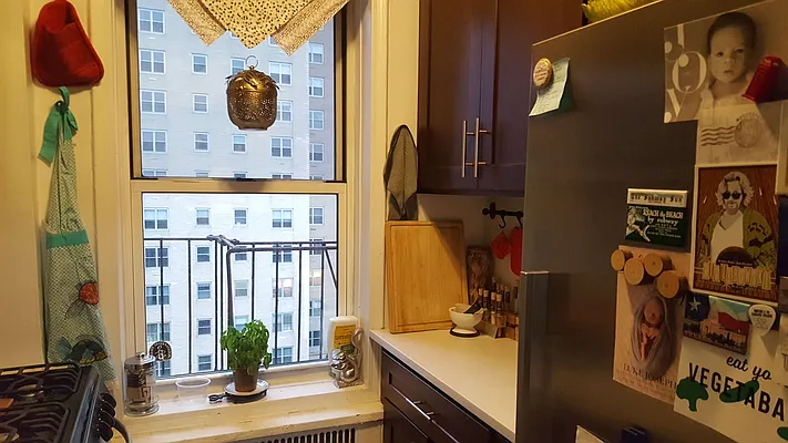 Rented by The Coop Connection LLC | media 22