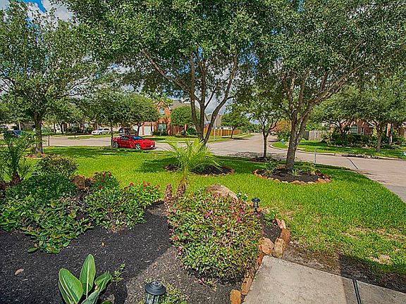 5th image of 9222 Buffalo Bend Ln