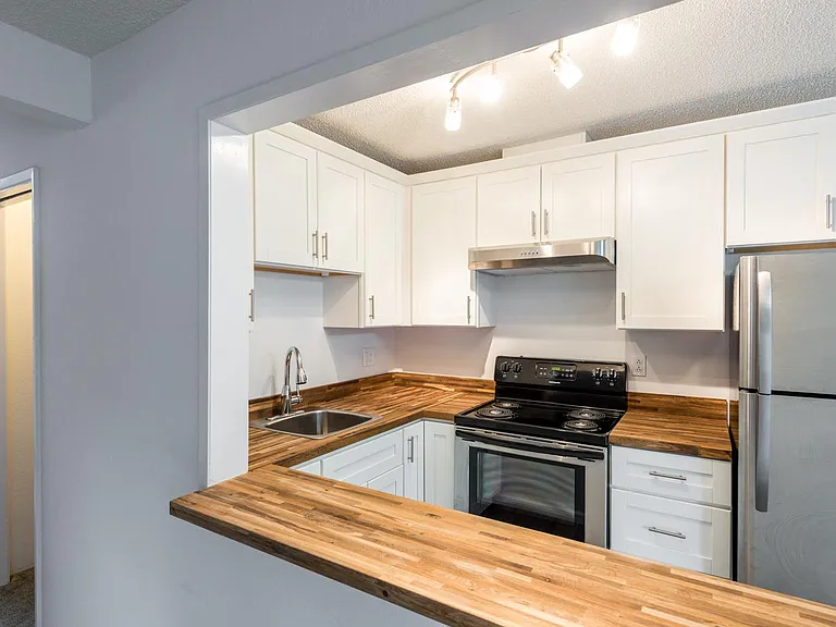 21 Merrydale Rd #3 — Photo 2