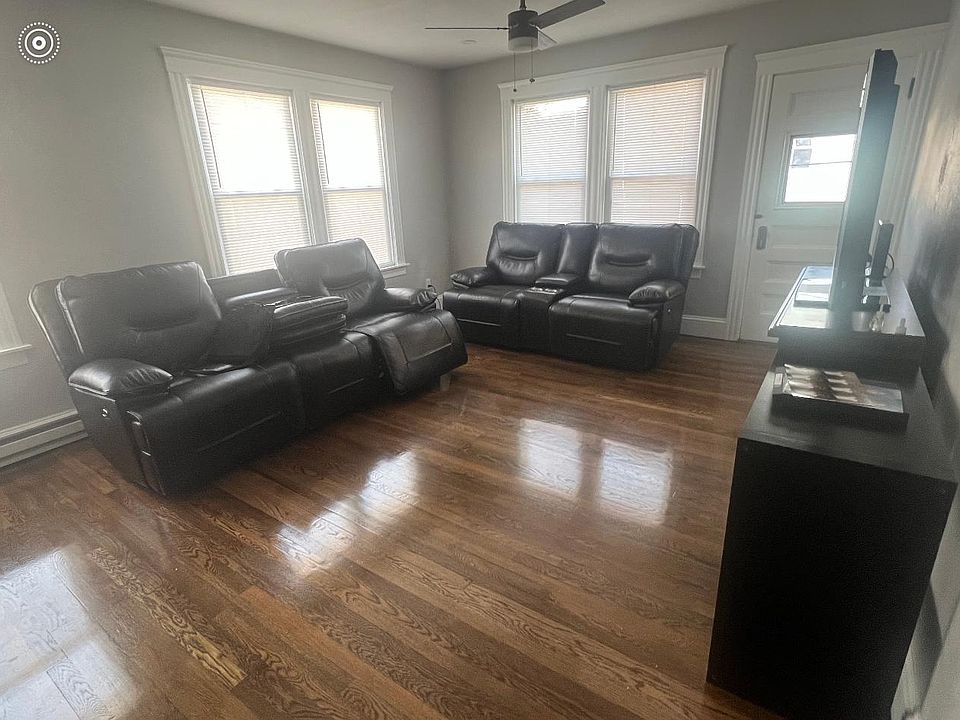 1st image of 105 Valley St Floor 2