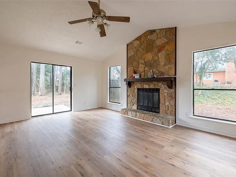 3927 Centennial Trl — Photo 1