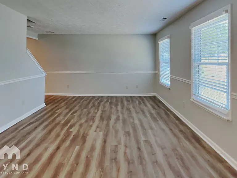 8224 Wynewood Ct — Photo 5
