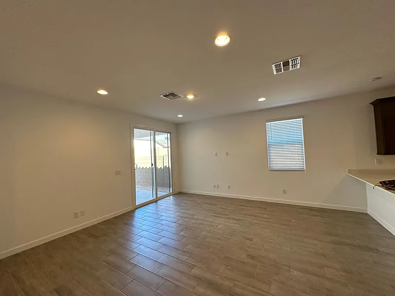 3228 W Morning Vista Ln — Photo 6