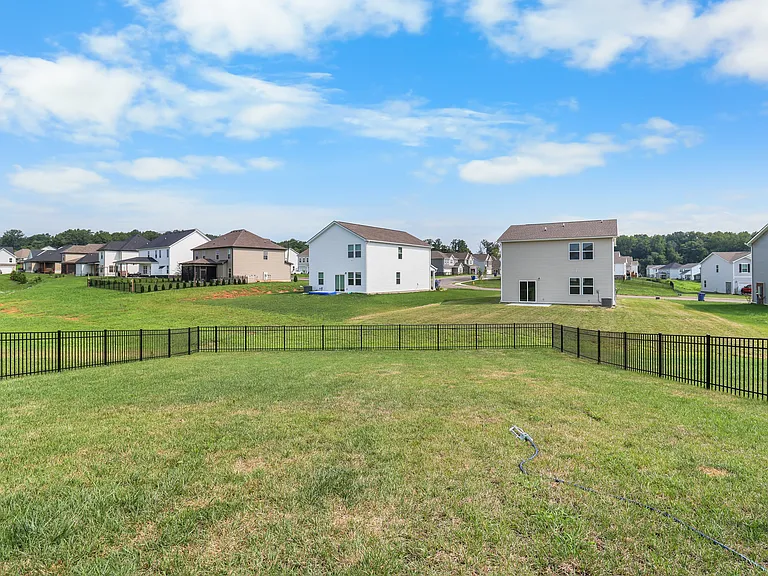 901 Moray Ln — Photo 37
