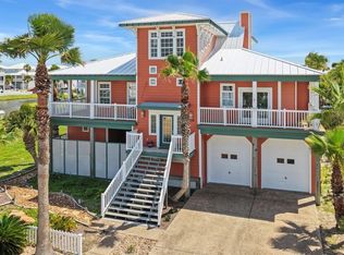 220 Keewaydin Ln, Port Aransas, TX 78373