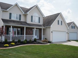 6363 Treefoil Ct, Lake View, NY 14085