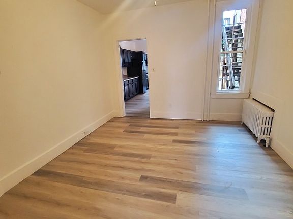 4th image of 126 W Jackson St #1