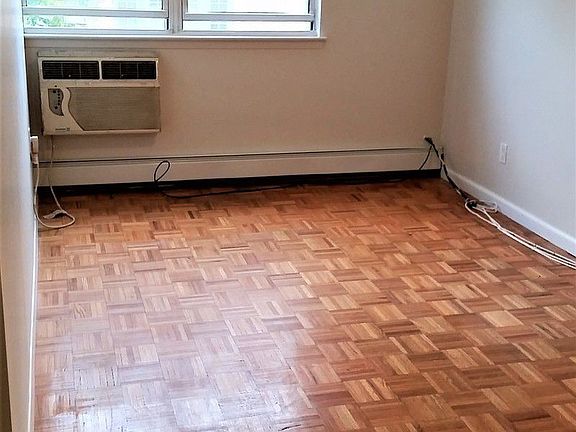 3rd image of 196 Ellery St #1
