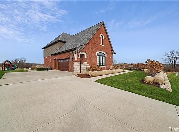 3rd image of 1080 Sheffield Park Ln