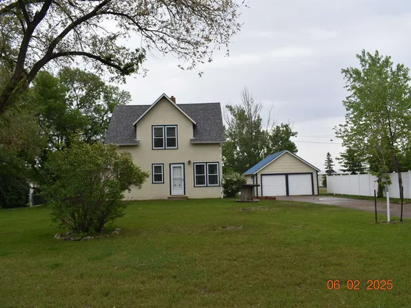 202 5th St NE, Garrison, ND 58540