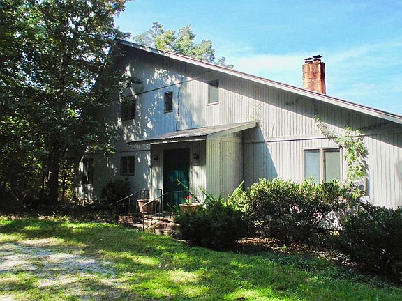 2nd image of 733 Montvue Dr