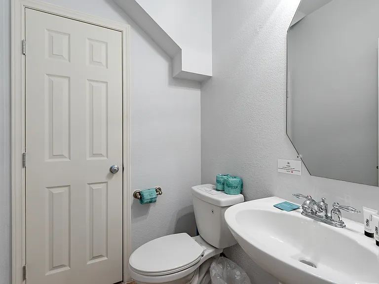 704 San Antonio Trl — Photo 23