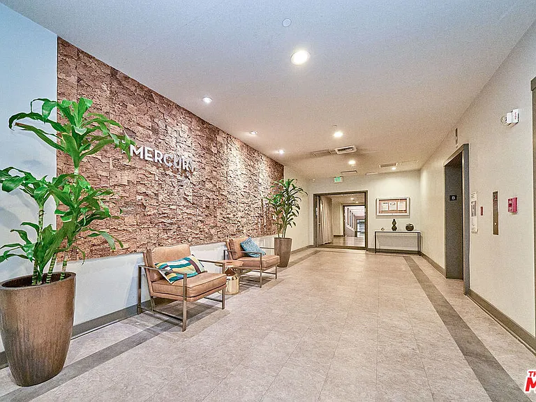 3810 Wilshire Blvd #Penthouse 7 — Photo 7