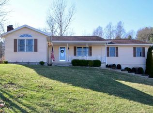 555 Vincent Dr, Zanesville, OH 43701