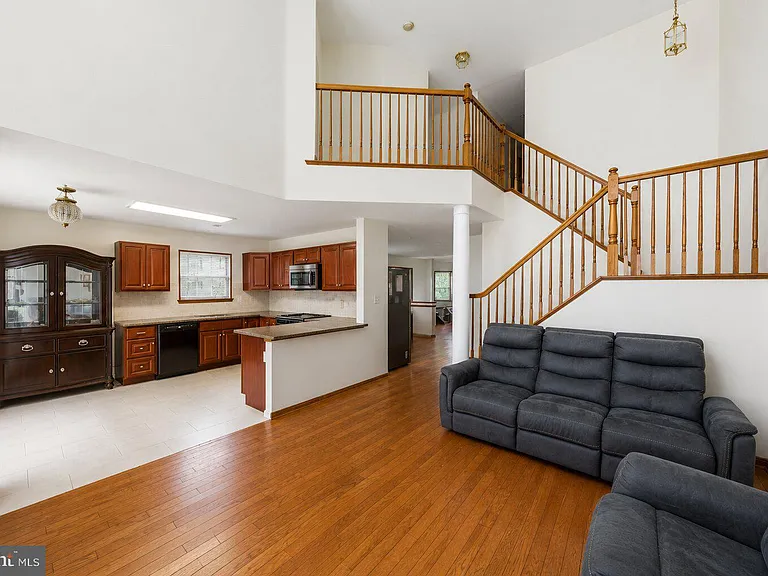 101 Wellington Park Dr — Photo 7