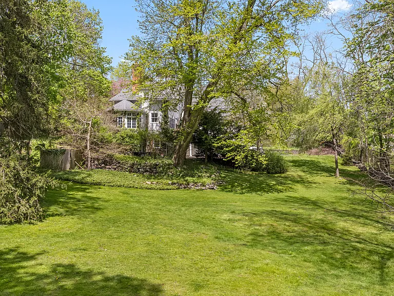 101 Milton Rd — Photo 28