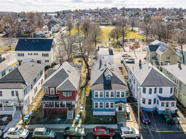 12 Metcalf St #12, Medford, MA 02155