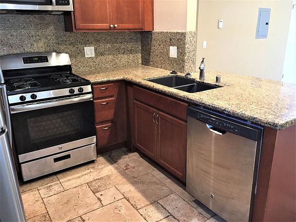 5th image of 133 Daisy Ave #0