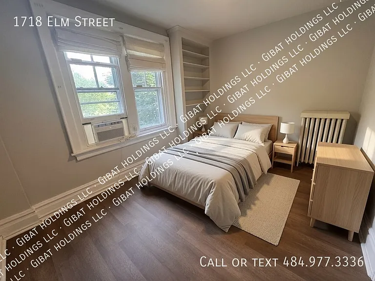 1718 Elm St — Photo 10