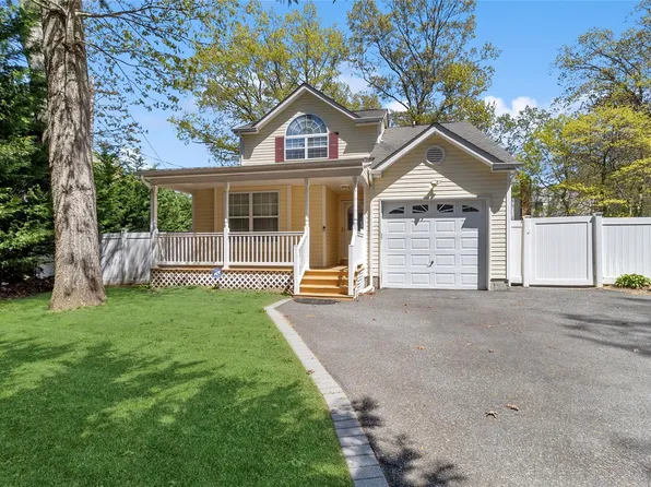 1 Queens Road, Miller Place, NY 11764