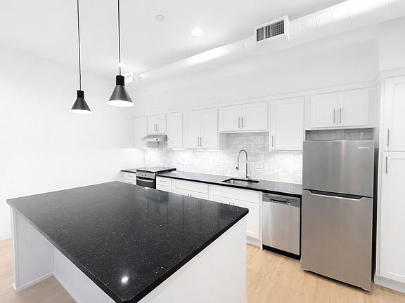 3rd image of 2040 Division Ave S #202