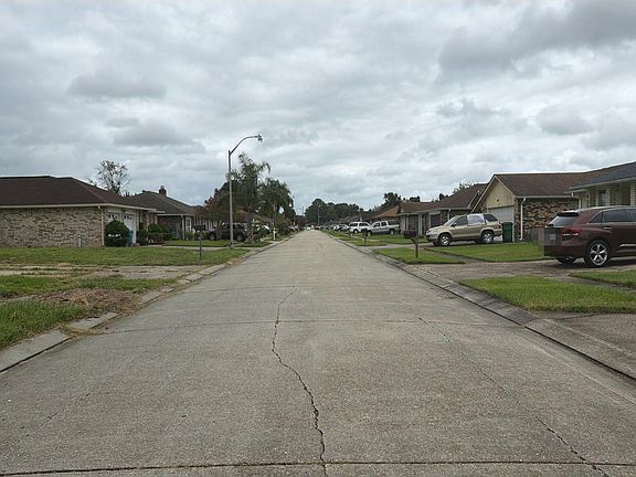 4th image of 4048 Deerpark Dr