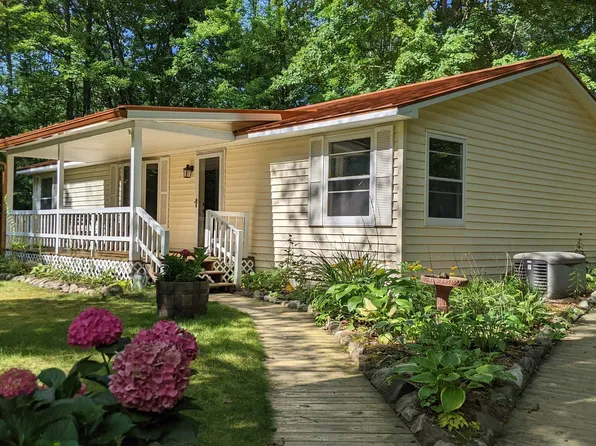 138 Davenport Trl, Harrison, MI 48625