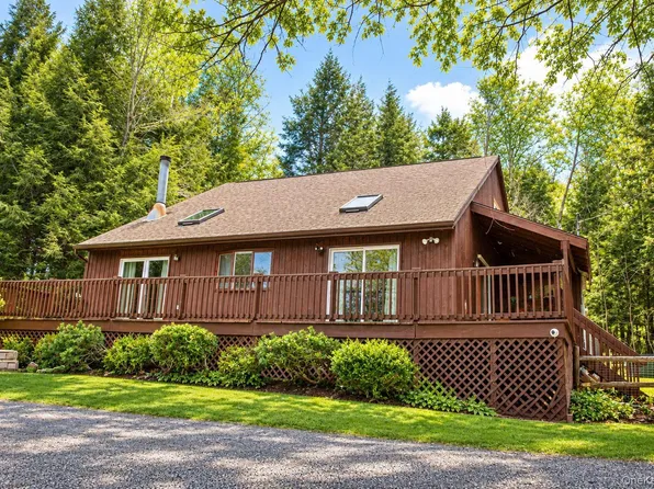 1270 Roaring Brook Lane, Middletown, NY 12441