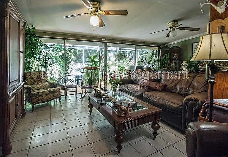 6910 SW 64th Ave — Photo 21