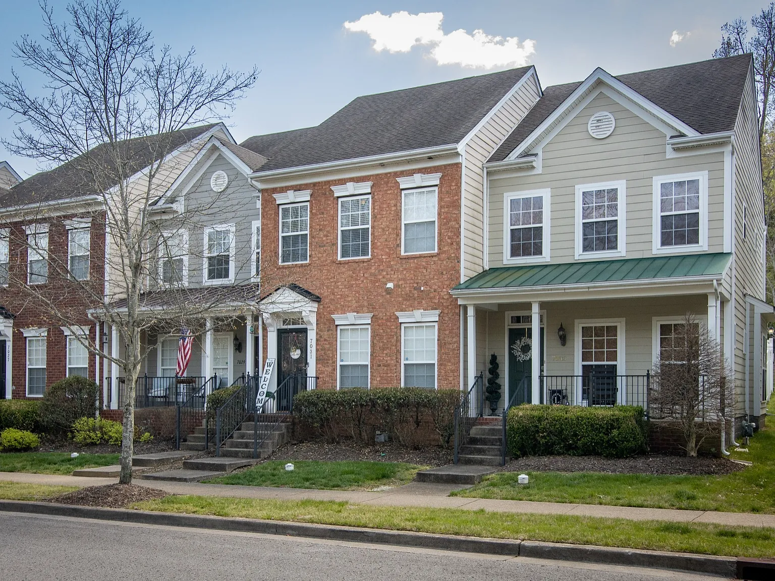 2 bed, 2.5 bath, 1440 sqft, $2,275 — Photo 2