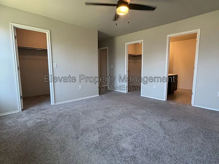 11729 NW 100th St — Photo 15