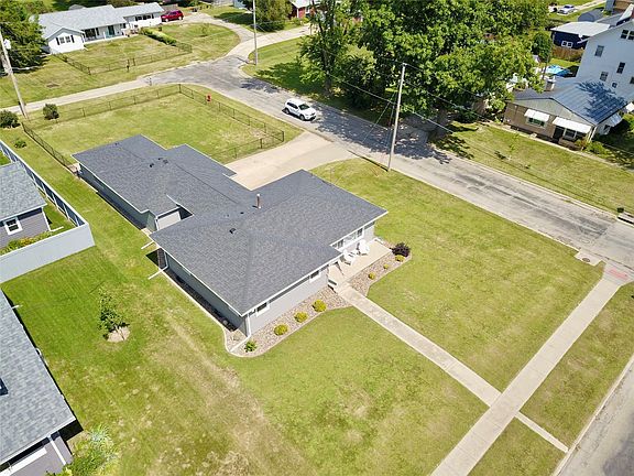 3rd image of 539 10th Ave