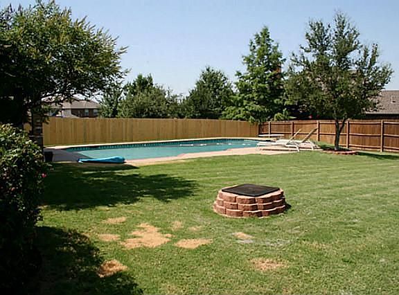 3rd image of 1312 Cadbury Ln
