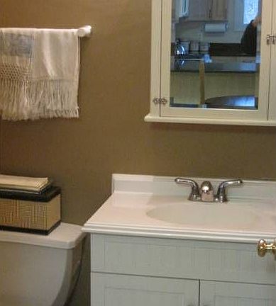 1st Floor 1/2 Bath