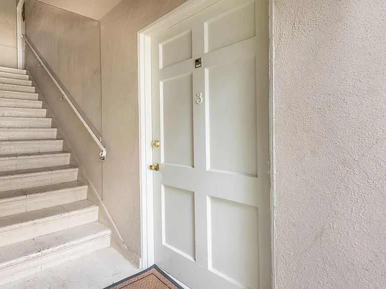 5319 Whitsett Ave #3 — Photo 6