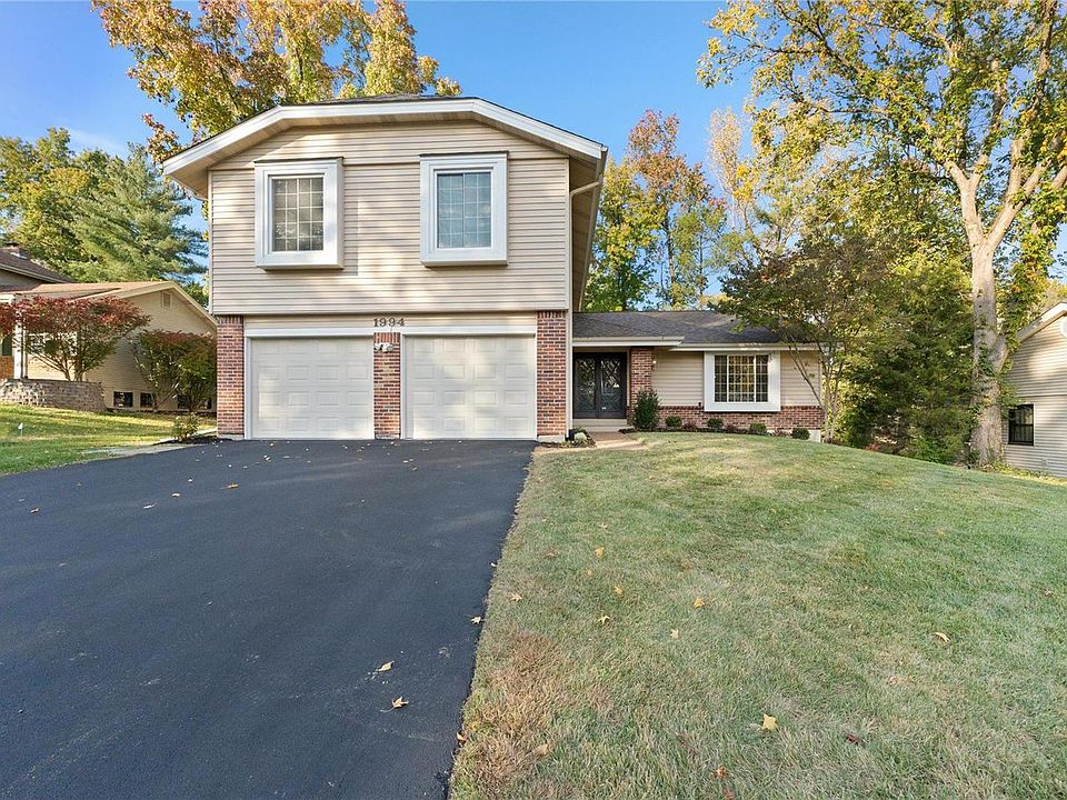 1994 Claymills Dr, Chesterfield, MO 63017 | MLS #25000085 | Zillow