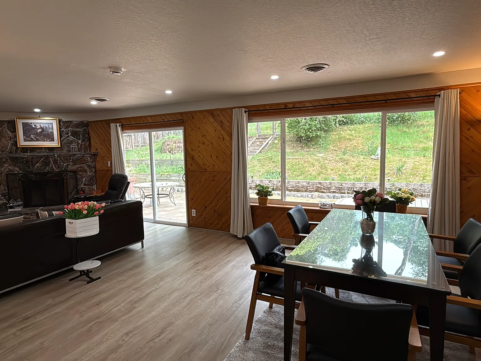 3 bed, 1380 sqft, $4,500 — Photo 1
