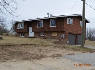 9325 Carolyn Dr, Pinckney, MI 48169