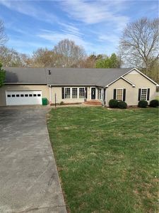 120 King Arthur Dr, King, NC, 27021