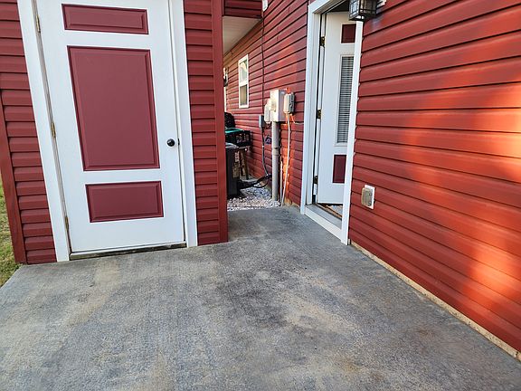 5th image of 1210 Poets Ct