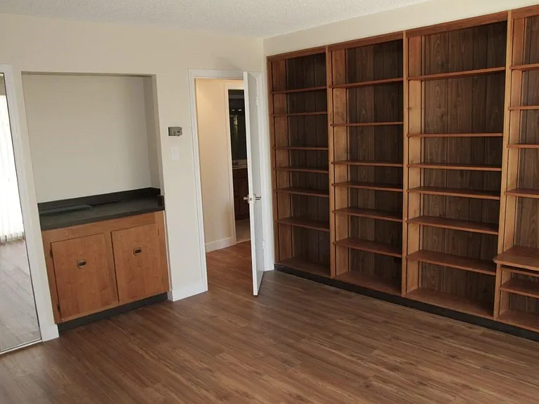 1800 Old Meadow Rd #806 — Photo 16