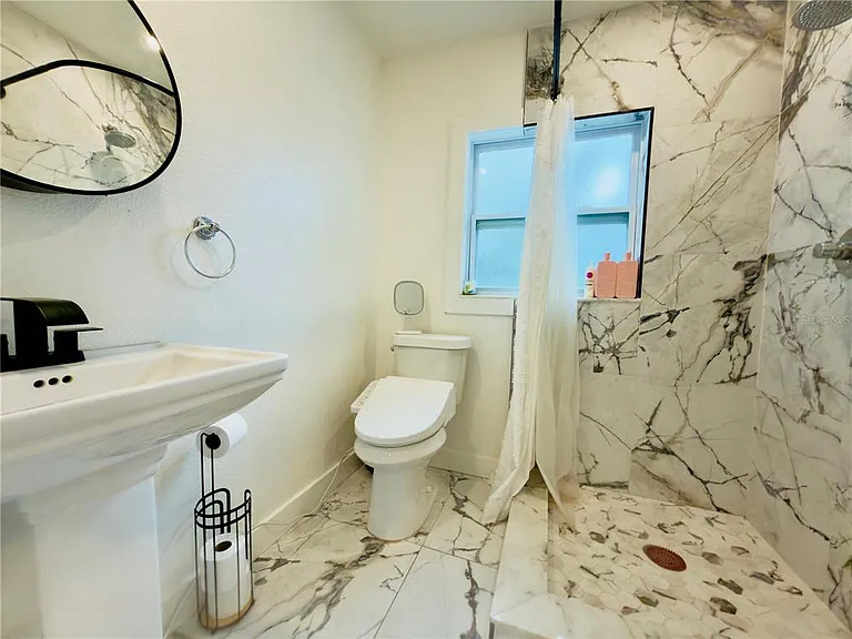 2238 Quincy St S — Photo 9