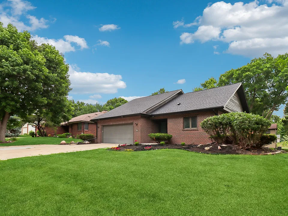 609 Valley West Dr