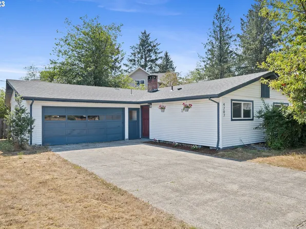 4207 Gingko St, Tillamook, OR 97141