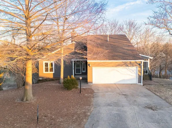 2216 Cordova Ct, Pekin, IL 61554