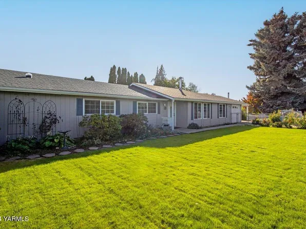 50 Maddox St, Naches, WA 98937