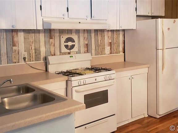 4th image of 4418 Indian River Dr W
