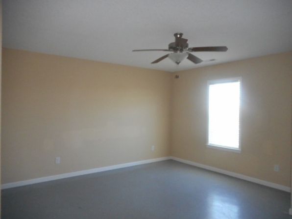 101 Dean Ct