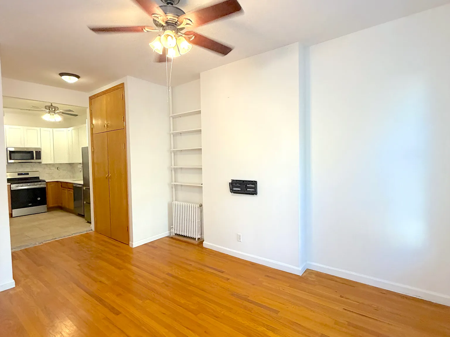 253 Kingsland Avenue — Photo 4