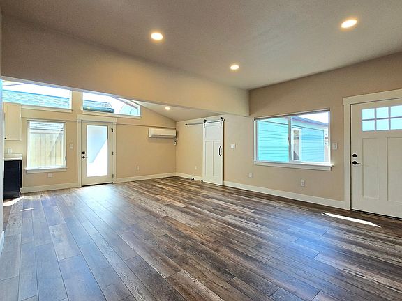 3rd image of 217 Avenue D